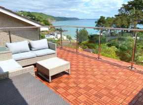 Dog Friendly Beachside Cottage with Panoramic Sea Views near Looe